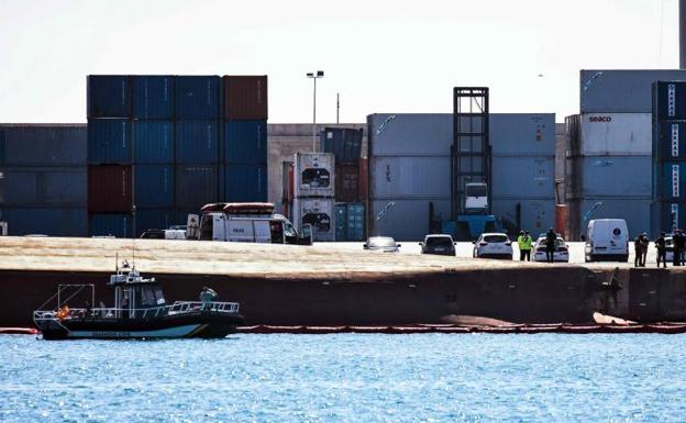 Hallado muerto uno de los dos desaparecidos del barco volcado en Castellón