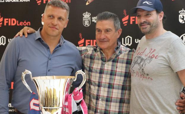 El Ademar campeón se reencuentra 20 años después: «Fue un sueño enorme»