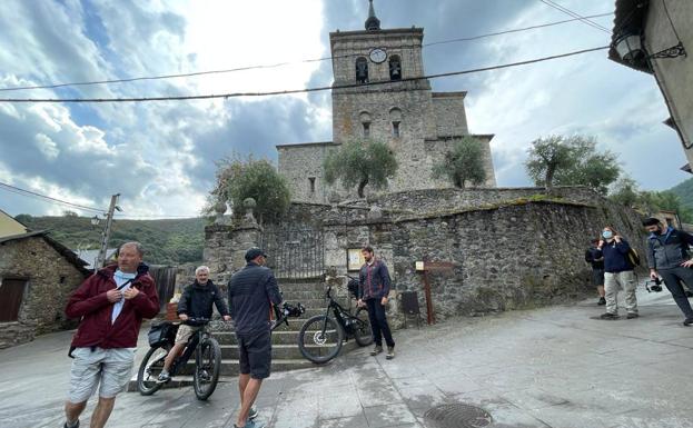 El creador de 'Españoles en el Mundo' llega al Bierzo con su nuevo proyecto 'El Camino Interior'