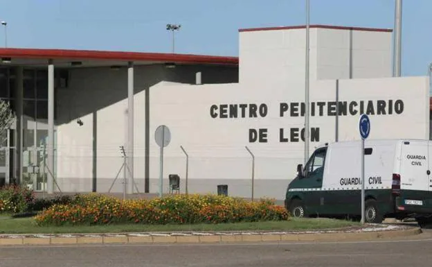 Dos presos de 'alto riesgo' queman sus celdas en la prisión provincial de Villahierro