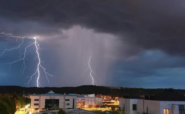 León vivirá otra jornada calurosa que dará paso a tormentas por la tarde