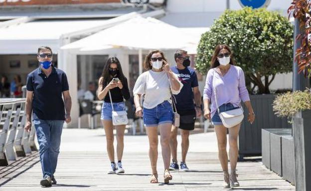 Sanidad notifica 4.975 nuevos casos de covid-19 y la incidencia baja a 117