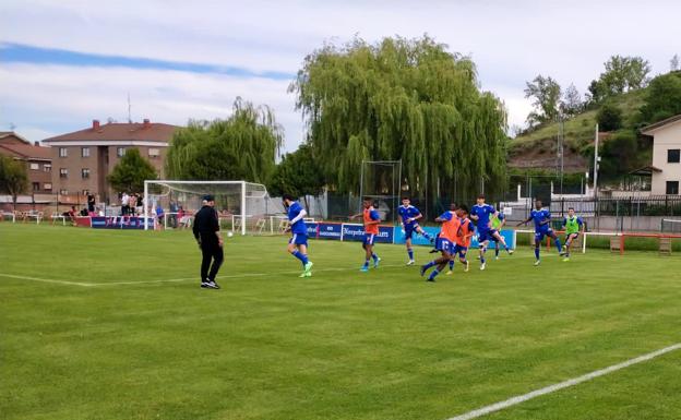 Bolaños y Óscar dan el primer paso hacia el ascenso de la Deportiva B