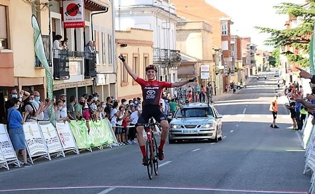 Iván Romeo se lleva el I Memorial 'Manolo Glorias'
