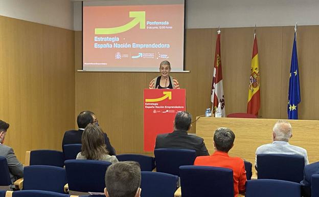 Beatriz Escuredo reclama a las administraciones una apuesta clara por el ferrocarril