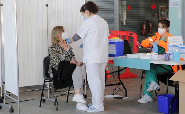 El 92% de los mayores de 50 años ya cuenta con una dosis de vacuna frente a la covid-19