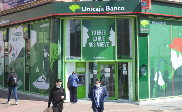 Unicaja Banco ofrece un año más la posibilidad de financiar el pago del IRPF y adelantar la devolución