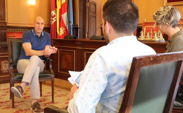 José Antonio Diez recibe el apoyo ciudadano «incluso de quienes no me han votado» en sus dos primeros años de mandato