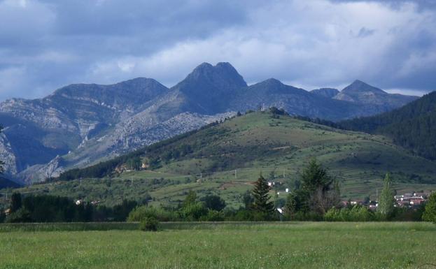 Reclaman a Adif que paralice las expropiaciones en la Vega de Sorriba del Esla para la construcción de un paso elevado