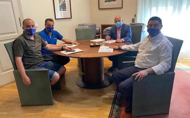 Acaip traslada al subdelegado la preocupación por la llegada de presos de «gran peligro» a Villahierro