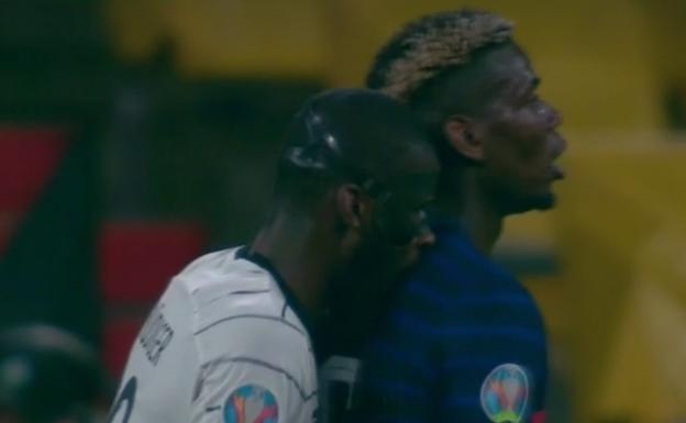 El VAR no vio un intento de mordisco de Rüdiger a Pogba