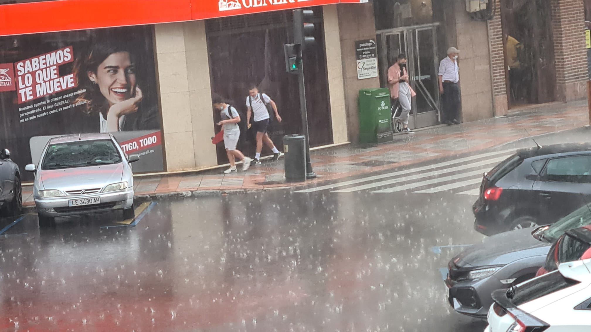 La lluvia aterriza en León