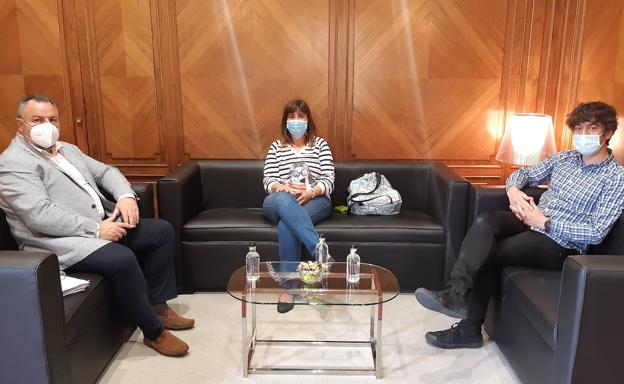 El presidente de la Diputación recibe a la alcaldesa de Villasabariego
