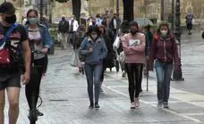 León se prepara para quitarse las mascarillas en la calle con precaución e ilusión