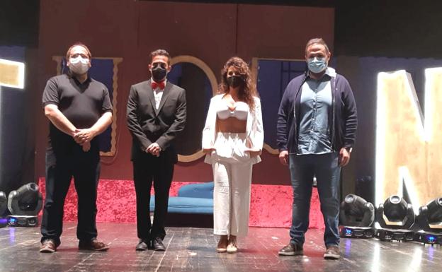 El Teatro Municipal de La Bañeza acoge el estreno del cabaret 'Hotnight'