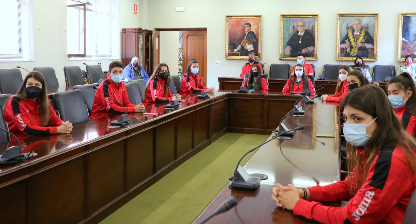 La ULE recibe al BF León tras el ascenso a Liga Femenina 2: «Habéis demostrado que sois un gran equipo»