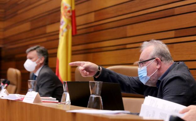 Las Cortes piden al Gobierno consensuar la reforma de las cotizaciones de los autónomos y un plan de rescate