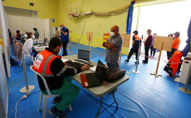 Sanidad convoca nuevas fechas para segundas dosis de vacuna contra la covid en Ponferrada