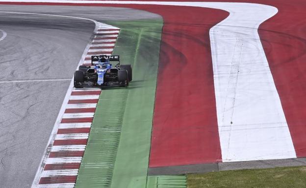 Fernando Alonso recupera el pulso y la sonrisa