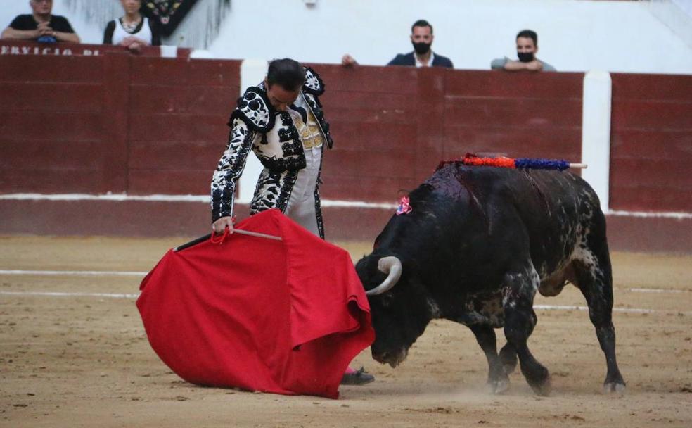 La maestría de Pablo Hermoso y Ponce les lleva a hombros en León