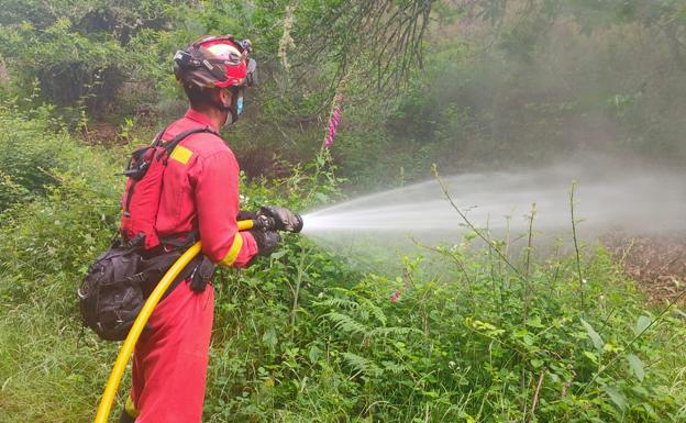 La UME realiza desde el lunes un ejercicio en Cebreros como parte de su preparación en la campaña de incendios