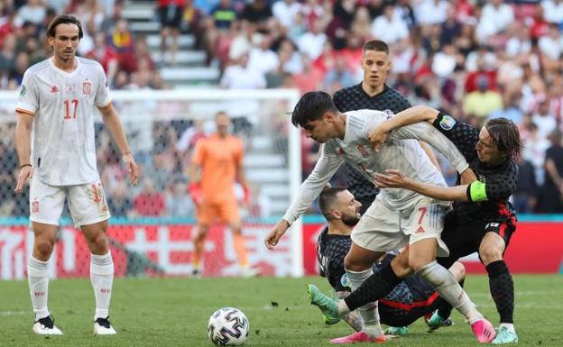 Y cuando La Roja necesitaba ayuda... Morata surgió con un golazo