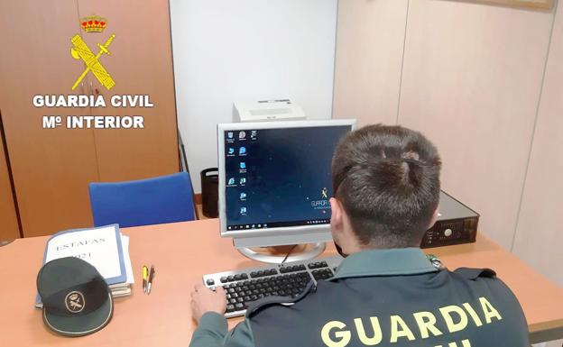 Identificado tras intentar estafar a tres vecinos de Villablino con un supuesto impago de la factura de la luz