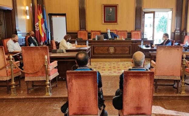 El Pleno de León aprueba la licitación del concierto del endeudamiento por un importe de 110 millones de euros