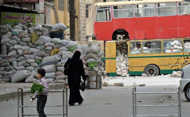 Nueve civiles muertos en Siria, siete niños, por ataques de fuerzas gubernamentales