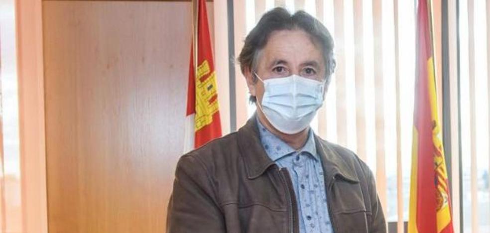 El PP de Chozas acusa al alcalde de querer «hacer negocio con los servicios veraniegos del Ayuntamiento»