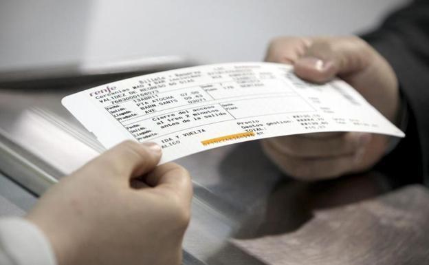 La Junta subvencionará hasta el 25% del coste del billete del AVE a los castellanos y leoneses que trabajen fuera de la comunidad