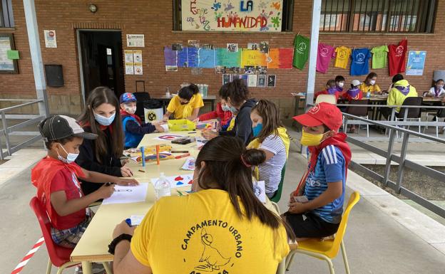 El centro juvenil Don Bosco celebra los veinte años de su campamento urbano