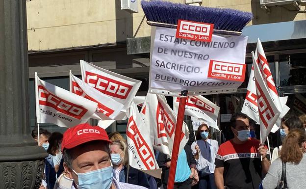 Los sindicatos denuncian la «tomadura de pelo» de la patronal en la negociación del convenio provincial de limpieza en edificios