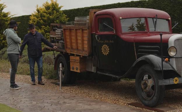 La productora berciana Mil Ojos lanza la cuarta temporada de la serie sobre el mundo del vino 'The Wine Van'