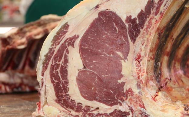 La Junta contrarresta a Garzón y lanzará en septiembre una campaña para fomentar el consumo de carne en toda España