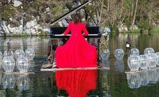 Le PianO du Lac ofrece su espectáculo 'El pedalOpiano' en Santa Marina del Rey y Cacabelos