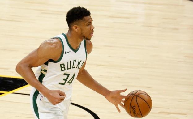 Antetokounmpo somete a los Suns y los Bucks colocan el 2-1