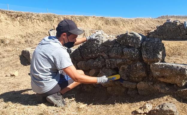 La Diputación comienza las obras que harán visitable el yacimiento asrtur-romano de Lancia