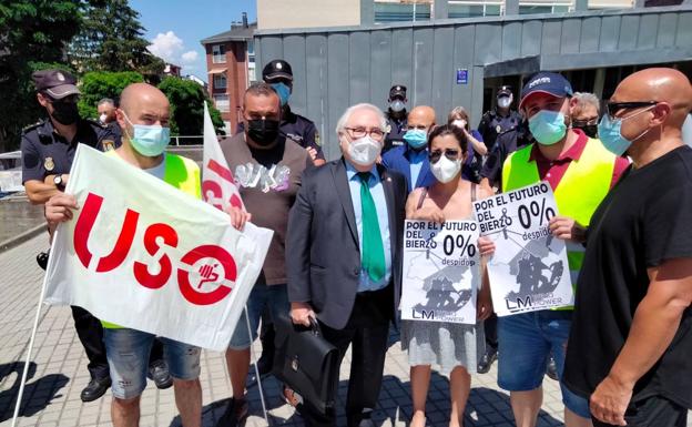 USO traslada a Castells su malestar por los despidos que plantea LM Wind Power en Ponferrada