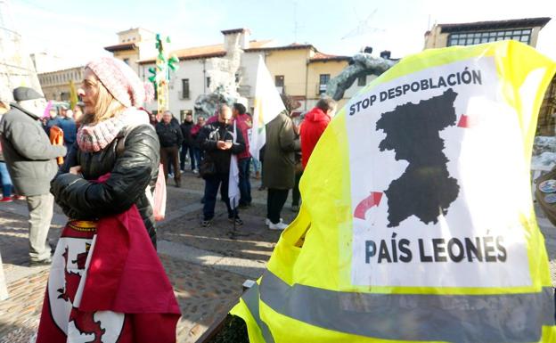 Villaturiel y cinco de sus pedanías se suman a la manifestación pro-autonomía convocada por Conceyu País Llionés