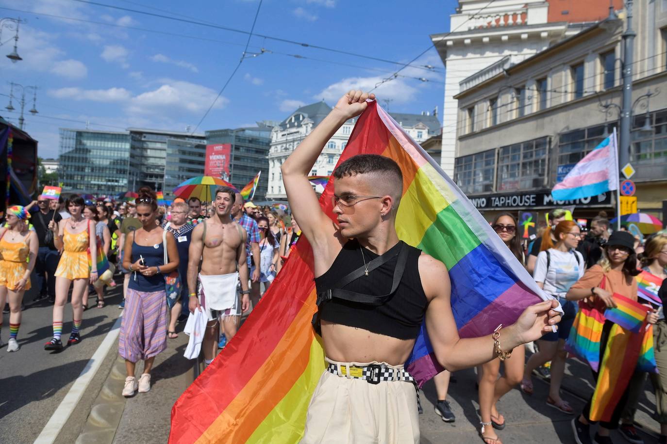 La capital de Hungría, Budapest, celebró ayer una nueva edición del desfile del Orgullo Gay./Efe