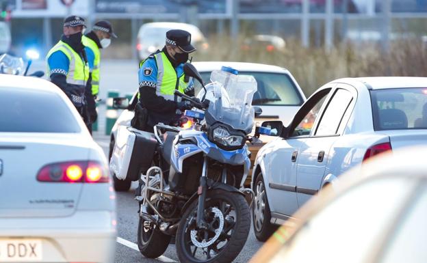 La Policía Local controlará el consumo de alcohol y drogas en conductores durante la primera semana de agosto