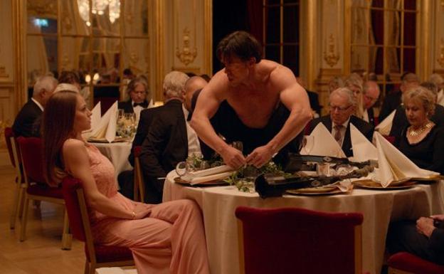 Nueva sesión del ciclo de cine en el patio del Musac, con la proyección de The Square, de Rubén Östlund