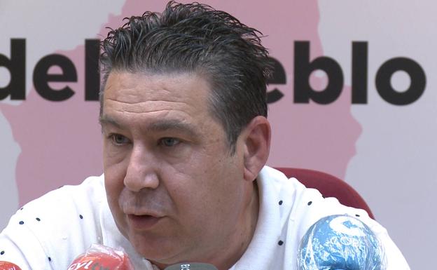 Santos pide a la Junta y el Gobierno que «se pongan las pilas con el conflicto laboral de LM»