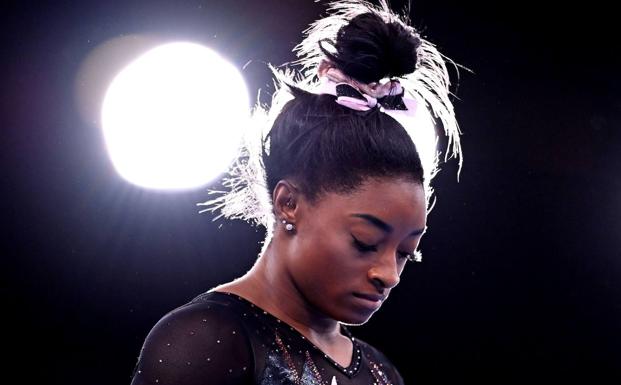 Biles, la presión de vivir con el recuerdo de los abusos del médico de la selección