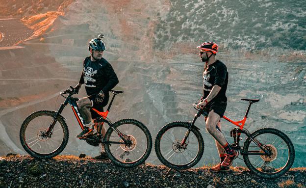 La bicicleta eléctrica mueve la montaña leonesa