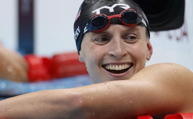 Ledecky resiste en la larga distancia