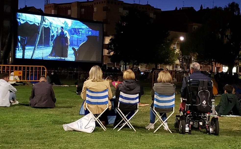 El parque de La Palomera, este jueves, durante la proyección de 'Gladiator'. /