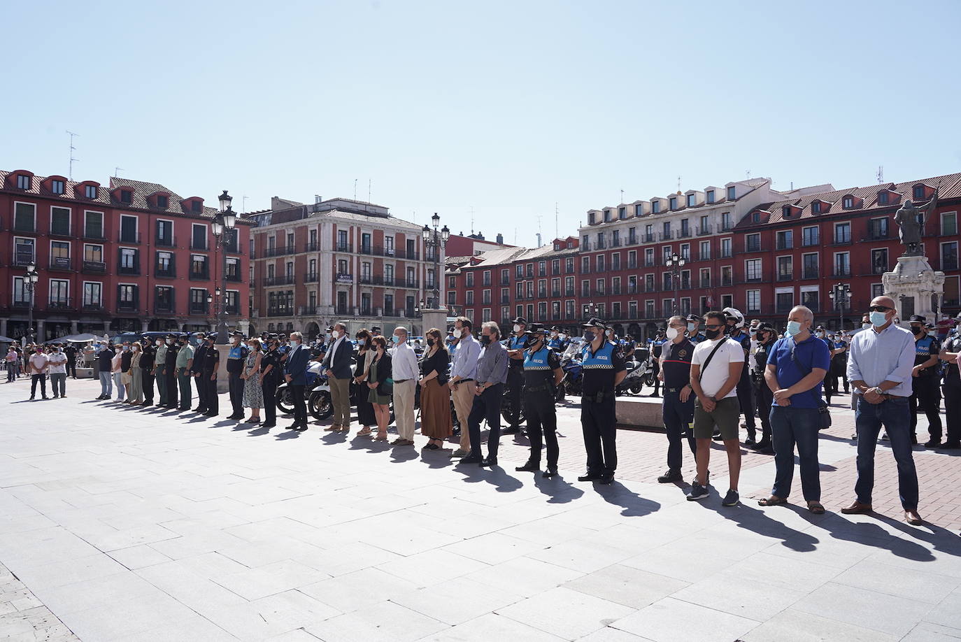 Silencio por un policía