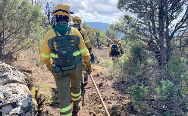 La Junta baja al nivel 1 de peligrosidad el incendio del Tiemblo ante la «mejoría» de la situación tras haber quemado 800 hectáreas